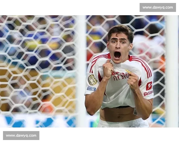 红牌 + 头球救主!本菲卡 2-2 博卡青年